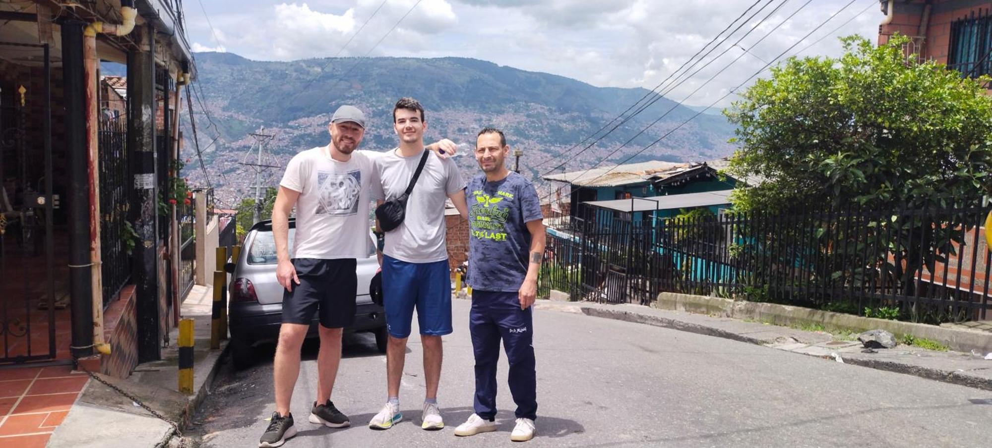 Hostel Metro Floresta Alojamiento Medellín Exterior foto