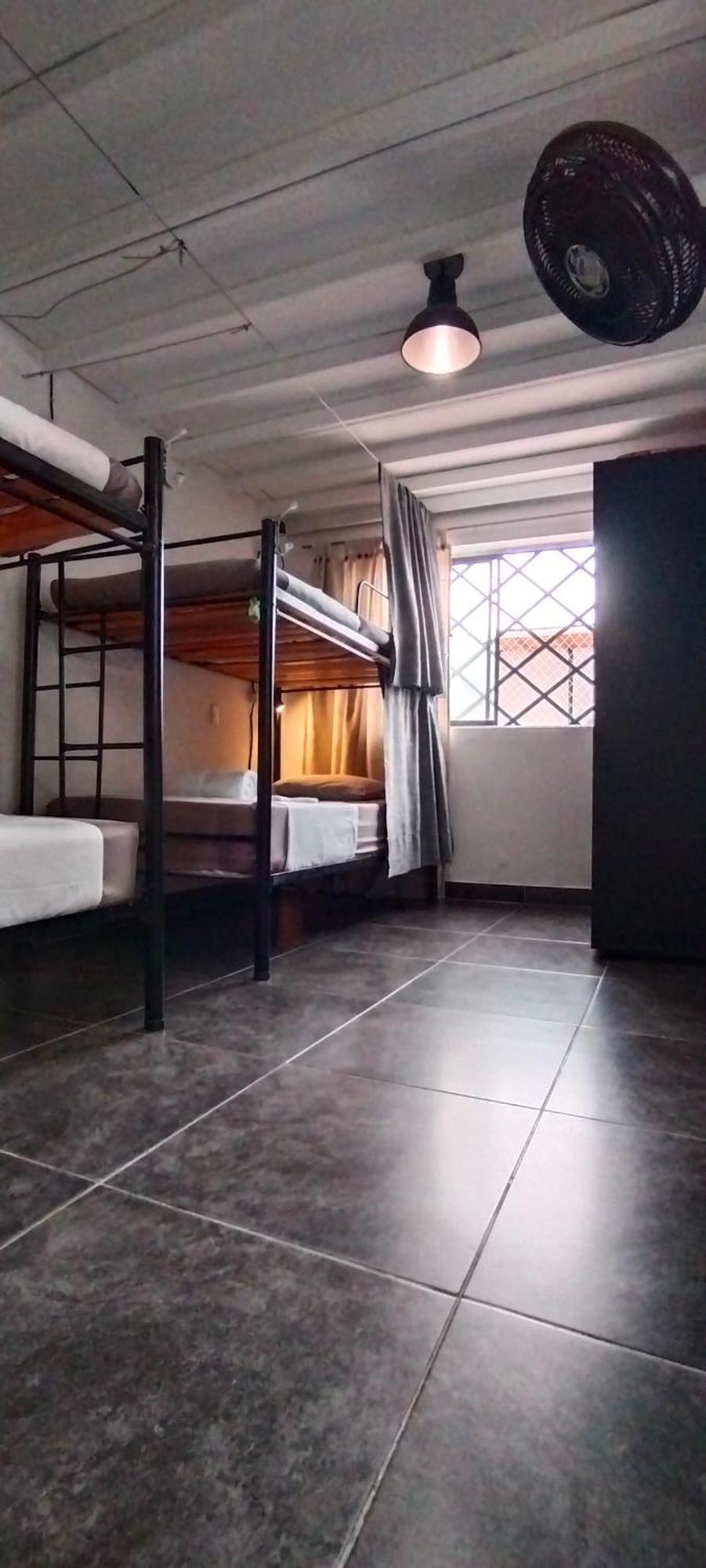 Hostel Metro Floresta Alojamiento Medellín Exterior foto